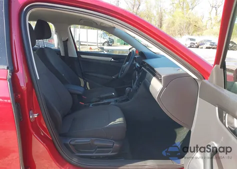 2021 Volkswagen Passat 2.0T S z USA, uszkodzony, nr VIN 1VWAA7A32MC016091